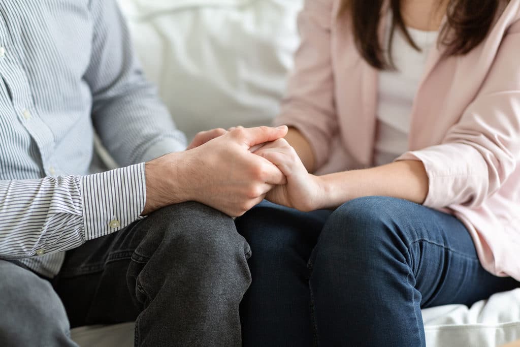 couple apologizing